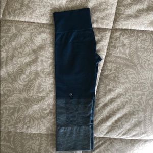 Lululemon size 6 teal hombre capri